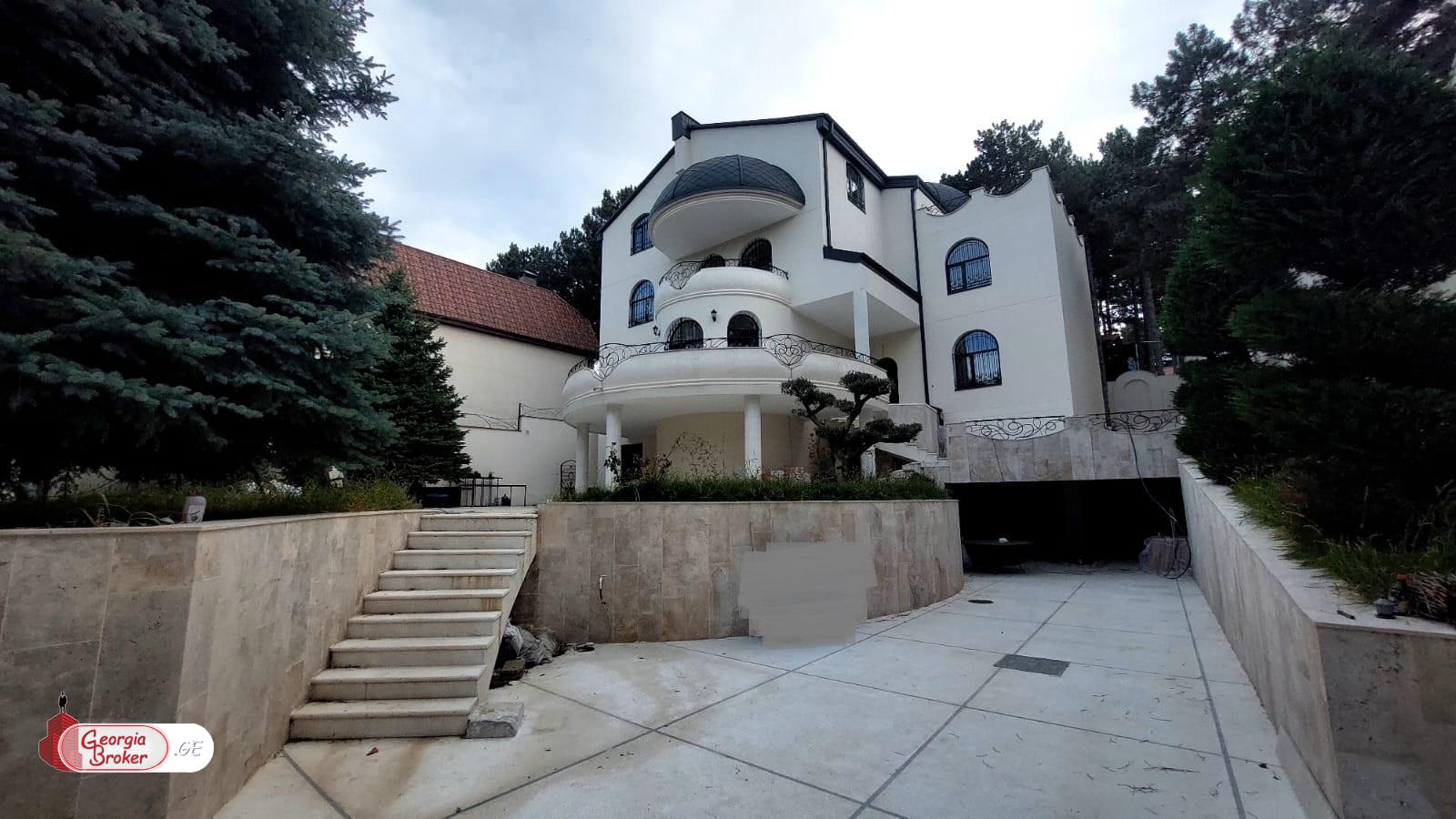 nearly repaired 11-room house for rent